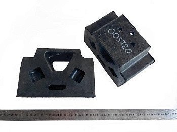 Подушка опори двигуна (бічна)  (амортизаційна гума ПОКРАЩЕНА!!!)