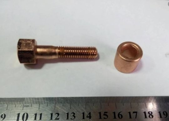 Болт колектора випуск. 240Н-1008504/10 (М10*1,5*50, з втулкою, обміднений)