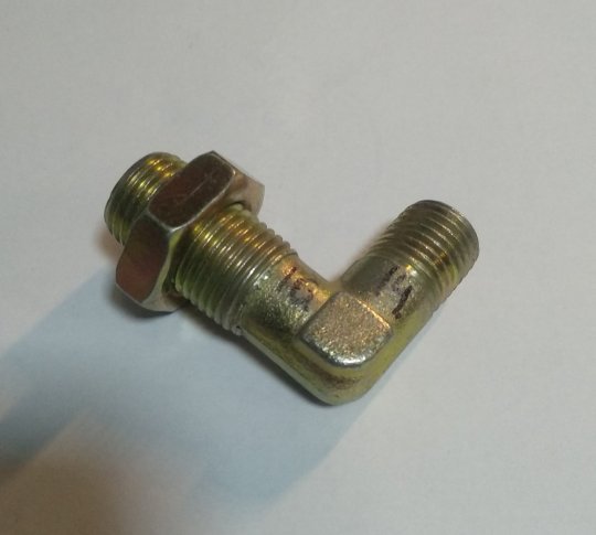 З'єднувач кутовий з гайкою 14*16