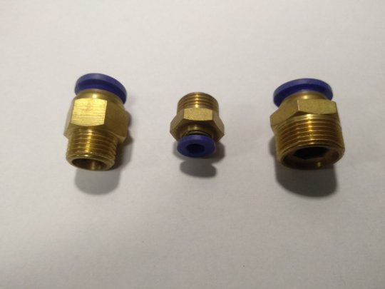 З'єднувач прямий у асортименті (латунь/пластик, різблення-трубка ПВХ)
