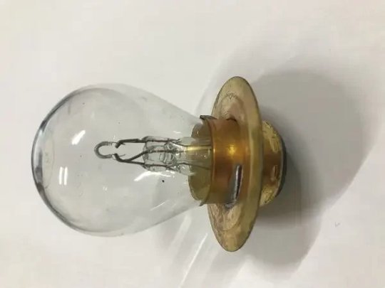 Лампа тракторна двоконтактна 12v 50+21cd (бульба)