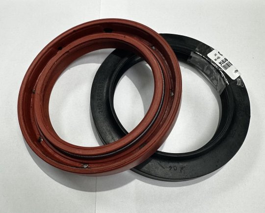 Манжета валу приводу задн. моста 210-2402052 (75*102*12*14)