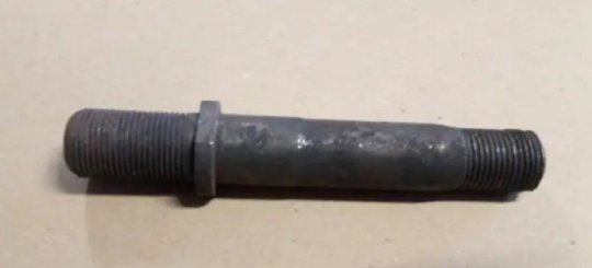 Шпилька маточини зад. прав. 256Б1-3104050 (М20/М18, L=130)