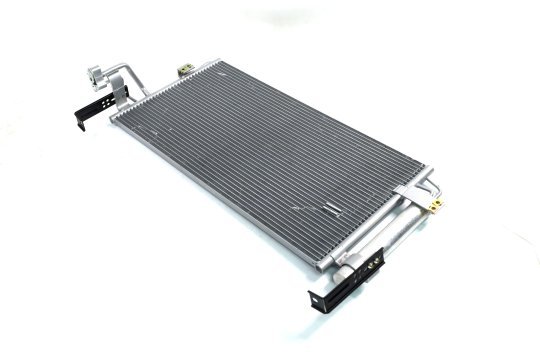 Конденсор кондиціонера HYUNDAI SANTA FE (2001) 2.4 (вир-во AVA)