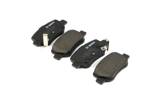 Колодка гальм. диск. TOYOTA AVENSIS/AVENSIS SW 1.6,1.8,2.0,2.0D-4D,2.2D-4D 09- задн. (вир-во Bosch)