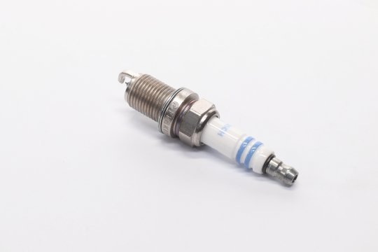 Свічка запалювання FR8KII33X IRIDIUM (HYUNDAI,SUZUKI) (вир-во BOSCH)