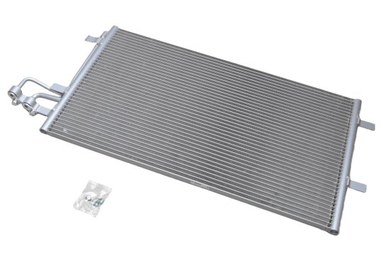 Радіатор кондиціонера FORD Focus 1.6i (вир-во BOSCH)