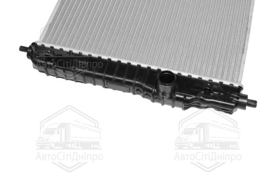 Радіатор охолоджування двигуна
