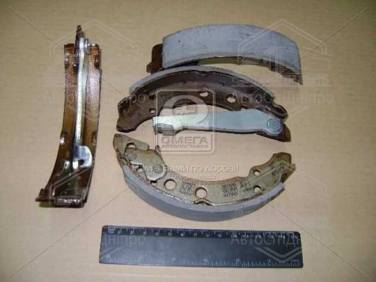 Колодка гальм. барабан. AUDI 80, SEAT CORDOBA, VW GOLF задн. (вир-во TRW)