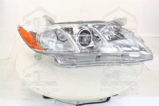 Фара пра. TOY CAMRY 06- (вир-во TYC)
