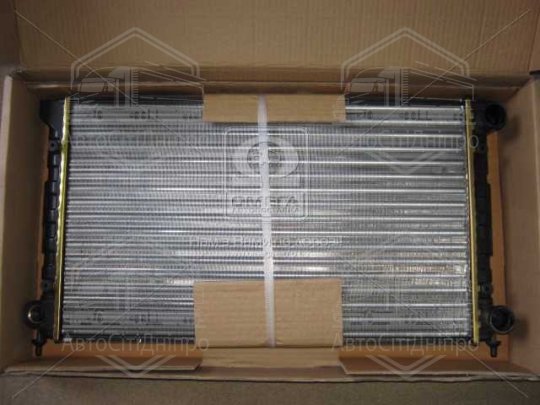 Радіатор охолодження VW PASSAT B3 (88-) 1.6/1.8 -AC (вир-во Van Wezel)