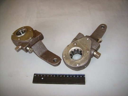 Важіль регулювання. КамАЗ лев. у зб. (за з.м.) <ДК>