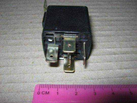 Реле універсальне 5ти конт. 12В з кроншт. <ДК>