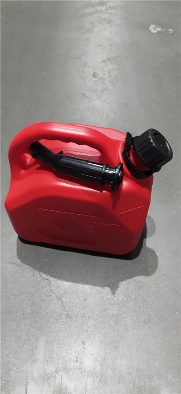 Каністра пластикова з лійкою 5л <ДК>