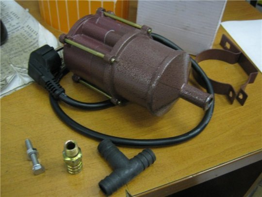 Підігрівач двигуна передпусковий 220В 3кВт з помпою <ДК>