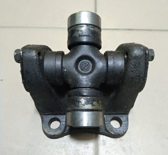 Фланець-вилка валу карданного в зб. 130-2201023 (з хрестов., задн. моста)