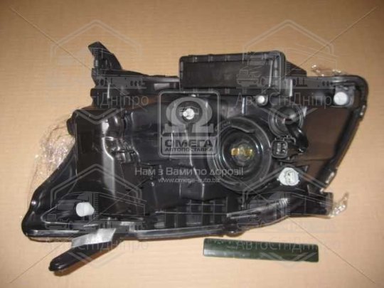 Фара пра. TOY AVENSIS 03-06 (DEPO)