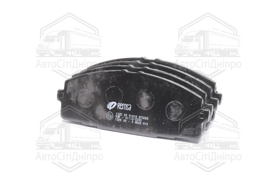 Колодка гальм. диск. TOYOTA HIACE V 2.7 VVTI, 3.0D, 2.5D-4D 05 - передн. (вир-во REMSA)
