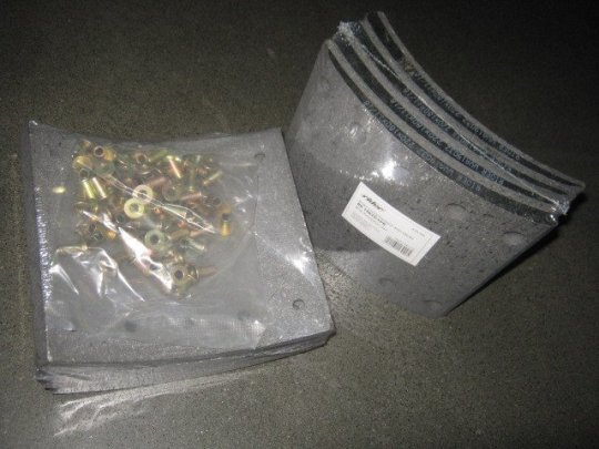 Накладка гальмівна  (комплект на вісь) CERAMIC 1-й рем. 180x220x18.5/11.5 BPW, KASSBOHRER, SAF (RIDER)