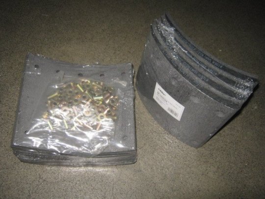 Накладка гальмівна  (комплект на вісь) CERAMIC 3-й рем. 180x220x20.5/13.5 BPW, KASSBOHRER, SAF (RIDER)