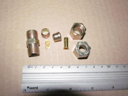 З'єднувач пневматичний D8-8 з затискною гайкою прямий М14х1.5 сталь (RIDER)