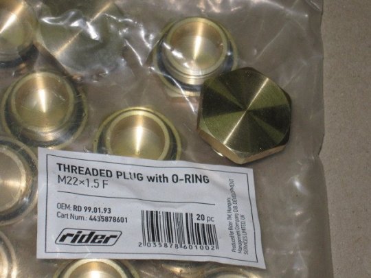 Заглушка різьбова М22х1.5 з кільцем ущільнювачем латунь (RIDER)