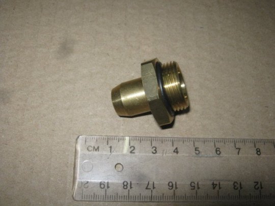 З'єднувач пневматичний D8 різьбовий-з накидною гайкою прямий М22х1.5 латунь (RIDER)