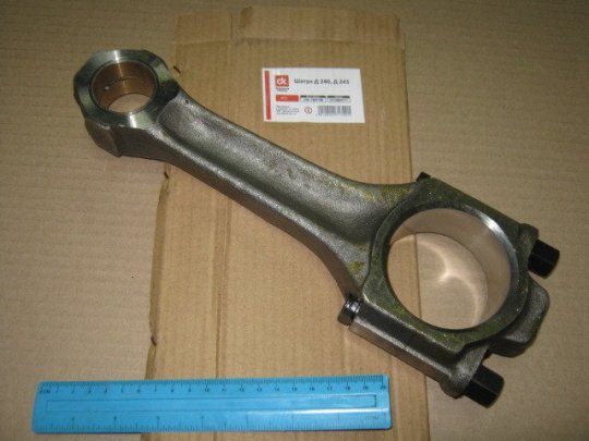 Шатун валу колінчастого Д-240-245 (під палець D=38мм) <ДК>