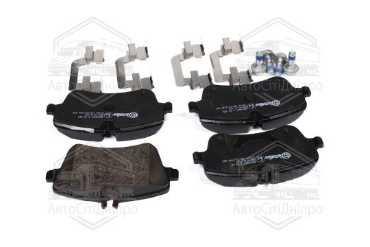 Колодка гальм. диск. MB C-CLASS (W203) передн. (вир-во BREMBO)