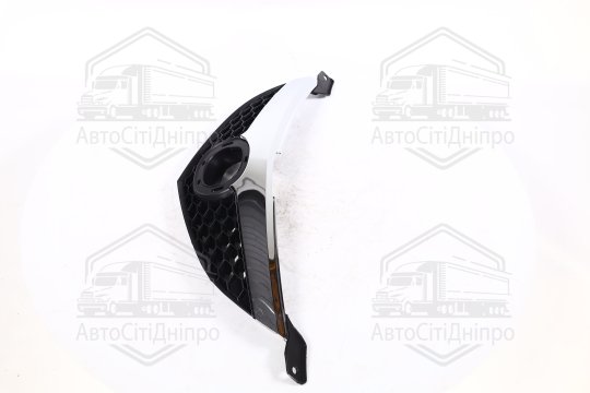 Решітка радіатора MAZDA 3 SDN 04- (TEMPEST)